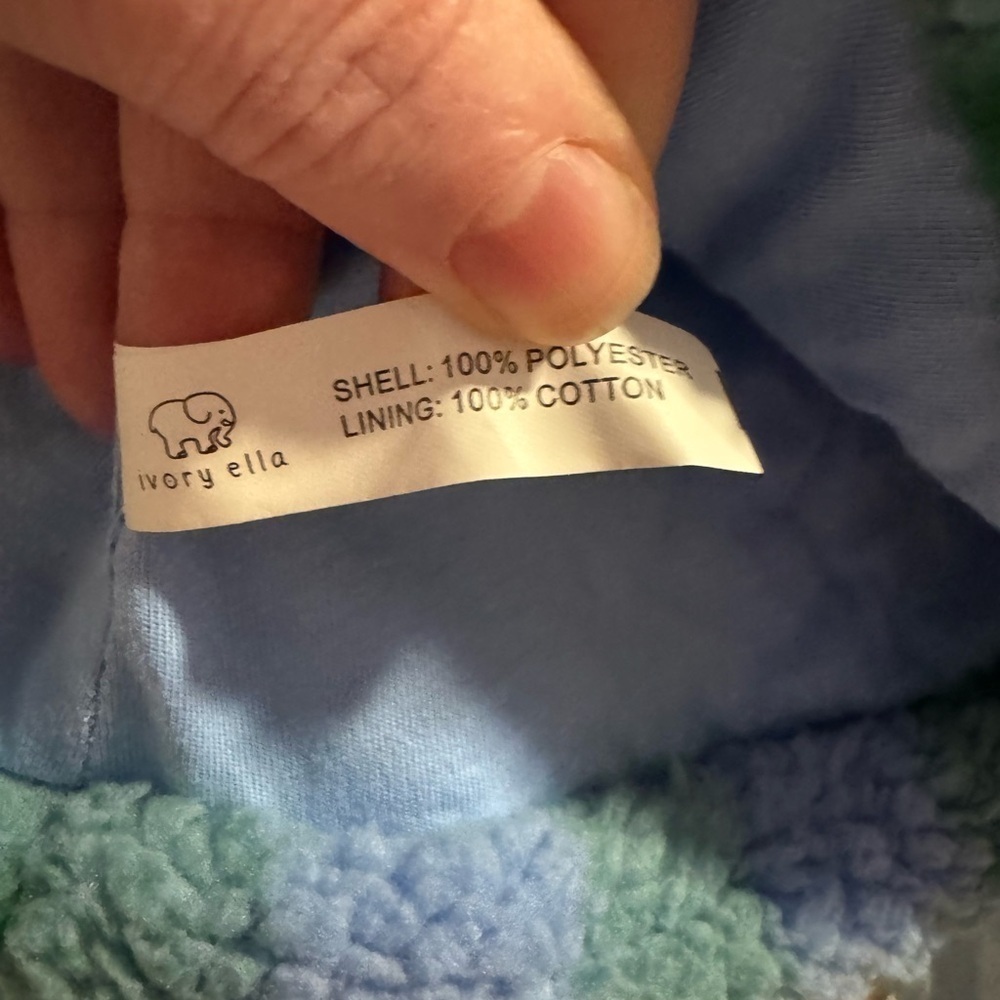 Ivory Ella fleece hat NWT - Picture 3 of 3